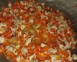 Foto langkah ke 3 dari resep Risol ragout ayam sayur creamy.