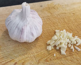 Foto del paso 4 de la receta: Cazuelitas de Merluza y Gambas con Bechamel gratinada