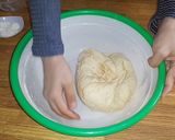 Foto langkah ke 6 dari resep Cara Membuat Adonan Roti yang Empuk & Mengembang.