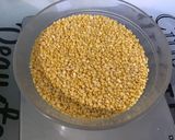 Une image de l'étape 1 de Dal de mung (lentilles aux légumes, épices et gingembre).