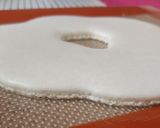 Une image de l'étape 36 de Couronne des rois en macaron, crème namelaka chocolat-praliné et.