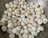 A picture of step 1 of Chatpata Makhana.