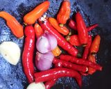 Foto langkah ke 1 dari resep Plecing Ayam Khas Lombok.