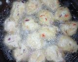 A picture of step 4 of Crispy yam balls.