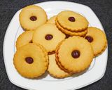 A picture of step 4 of Raspberry sable cookies...