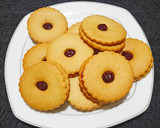 A picture of step 4 of Raspberry sable cookies...