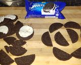 A picture of step 1 of Chocolate biscuit bar.