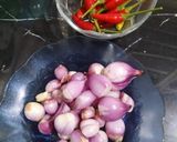 Foto langkah ke 1 dari resep Tumisan Brambang (bawang merah).