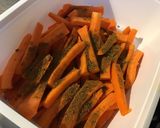 Une image de l'étape 3 de Frites de carottes aux épices.