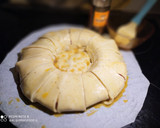 Foto del paso 7 de la receta: Corona de embutidos con Hojaldre congelado