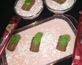 A picture of step 6 of Candi strawberry custard.