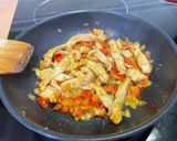 Foto del paso 3 de la receta: Burrito de pollo especiado
