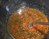 Foto del paso 3 de la receta: Pollo con salsa de achiote, puré de papa con zanahoria y repollo