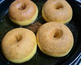 Foto langkah ke 4 dari resep Donat Labu Kuning Lembut.