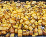 Foto del paso 3 de la receta: Calabaza - Anco batata en cubos al horno con salsa de queso