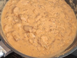 Pechugas de pollo con salsa de cebolla y mostaza