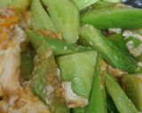 รูปขั้นตอนการทำที่ 3 ของ แตงกวาผัดไข่