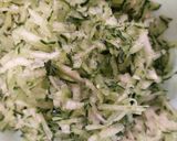 Foto del paso 2 de la receta: Ensalada de pepino rallado