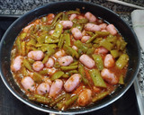 Foto del paso 6 de la receta: Salchichas mini con tomate y judías planas
