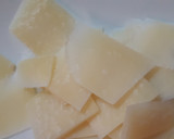 Foto del paso 3 de la receta: Coca de tomate y jamón