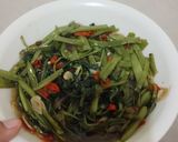 Foto langkah ke 7 dari resep Cah kangkung sederhana.