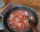 Foto langkah ke 3 dari resep Korean Strawberry Milk.