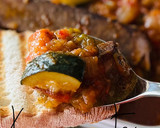 Foto del paso 1 de la receta: Pisto de atún 🍣 🍅 🫑 🍆 🥒 🧅 🧄