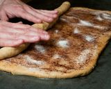 Foto langkah ke 5 dari resep Cinnamon rolls.