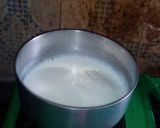 A picture of step 2 of Kesaria sabudana kheer.