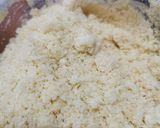 Foto langkah ke 2 dari resep Strawberry Crumb Bars.