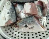 Gambar langkah 2 resipi Gulai Ikan Cencaru Bersantan.