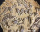 A picture of step 7 of Beef stroganoff.