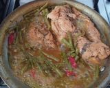 Foto del paso 1 de la receta: Pechuga guisada con habichuelas largas