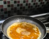 Foto langkah ke 2 dari resep Telur Roti Goreng.