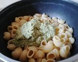 Foto del passaggio 4 della ricetta Pipe su crema di indivia