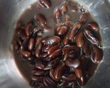 A picture of step 1 of Rajma masala.