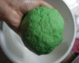 Foto langkah ke 2 dari resep Pandan Wool Roll Bread.