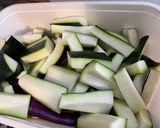 Une image de l'étape 7 de Duo de courgettes et aubergine chinoise aux gingembre et épices.