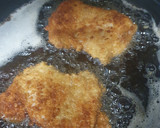 Foto del paso 3 de la receta: Contramuslo de pollo rebozado