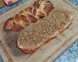 Foto del paso 9 de la receta: Trenza de brioche hojaldrado rellena de manzana caramelizada con almendras y nata