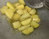 गाजर मटर आलू की सब्जी(gajar matar aloo ki sabzi recipe in hindi) रेसिपी चरण 2 फोटो