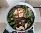 A picture of step 3 of Beef Udon Noodle Soup with Soy Sauce Broth.