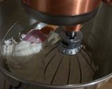 Foto del paso 3 de la receta: Mousse de chocolate con trozos de frutos secos