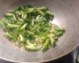 আলু উচ্ছে ভাজা (Alu uche bhaja recipe in Bengali) রেসিপি ধাপ - 3 ছবি
