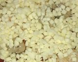 A picture of step 3 of Chicken Pizza.