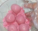 Foto langkah ke 4 dari resep Resep Kue Klepon Merah Putih Anti Gagal.