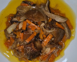Foto del paso 7 de la receta: Huevo roto en escabeche ligero de setas