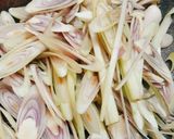 Hình bước làm 1 của món Sườn ram sả ớt