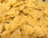 Foto del paso 1 de la receta: Farfalle con carbonara de tomate y orégano