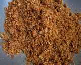 A picture of step 3 of Dry coconut and lasun chutney.